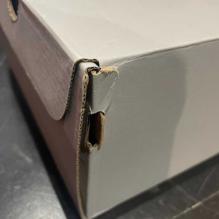 キス × ナイキ エアフォース1 ロー "トーキョー" ホワイト/レッド 25.5cm