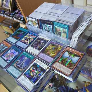 Yu-Gi-Oh! Korean edition of over 1,800 cards compiled.