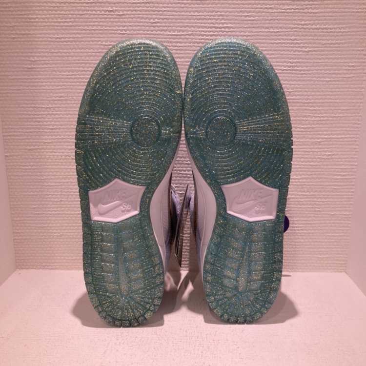 ショーン・クライヴァー × ナイキSB ダンク ロー "ホリデースペシャル" ホワイト/メタリックゴールド 28cm