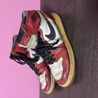 ナイキ エアジョーダン1 レトロ ハイ Og ホワイト/ブラックバーシティ レッド 24cm