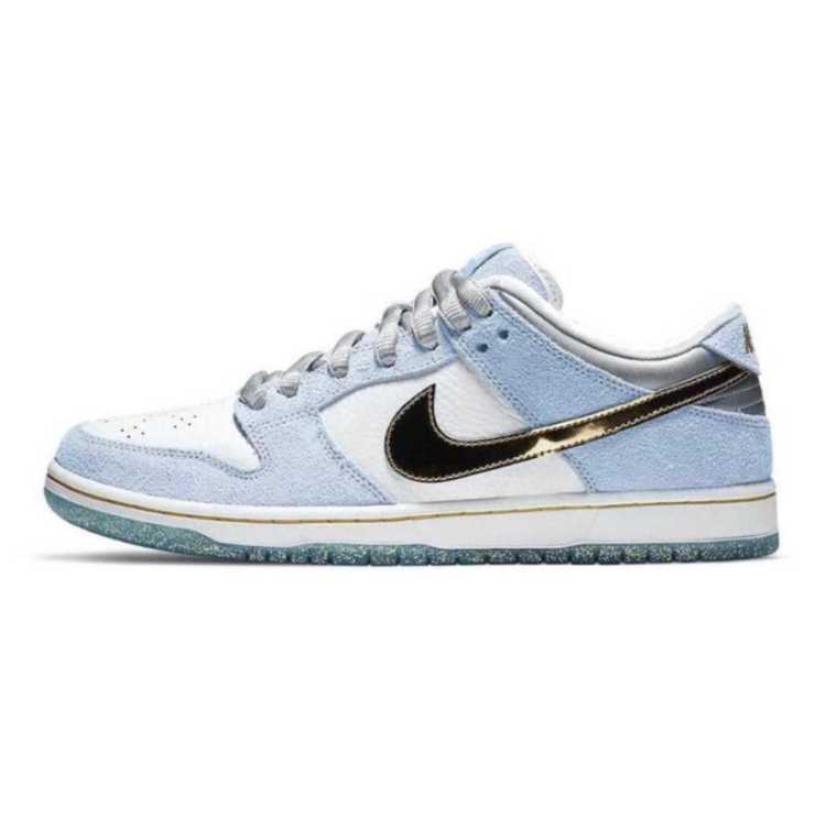 ショーン・クライヴァー × ナイキSB ダンク ロー "ホリデースペシャル" ホワイト/メタリックゴールド 27.5cm