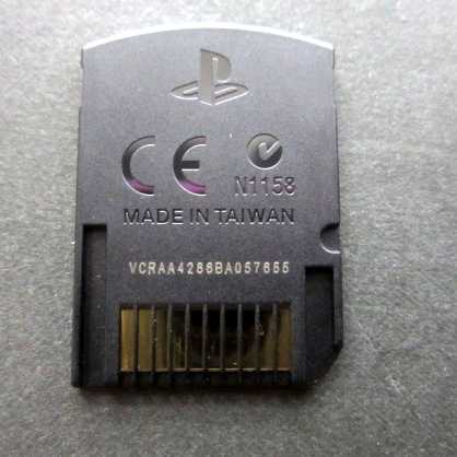 PS Vita★デカ盛り 閃乱カグラ ソフトのみ ファミーズブックワン