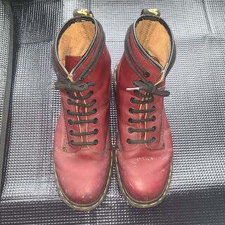 Dr. Martens 8 Hole Cherry Red 25cm
