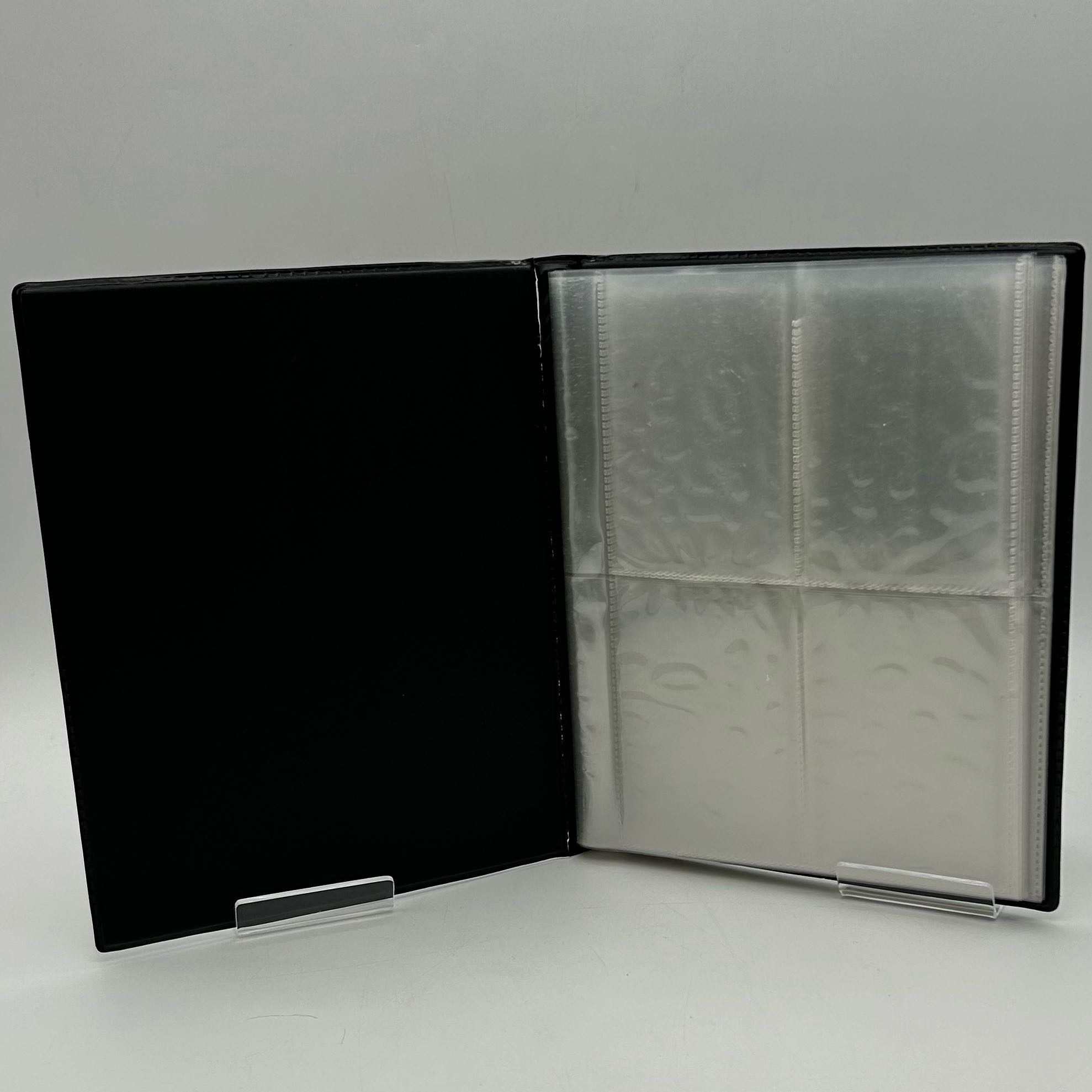 〔イタミ有〕デュエリストカードハンディーファイル【37-1104-02M5】