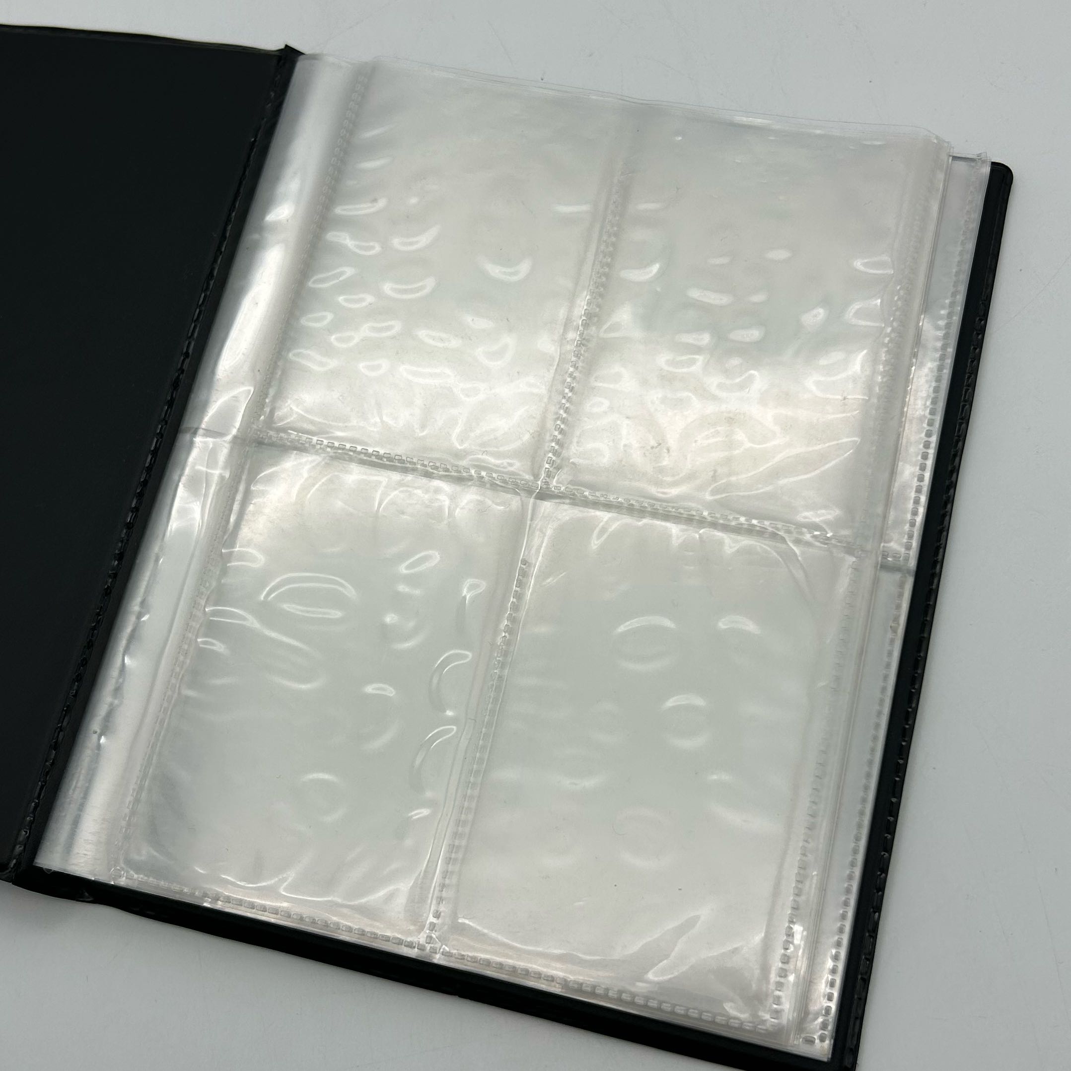 〔イタミ有〕デュエリストカードハンディーファイル【37-1104-02M5】