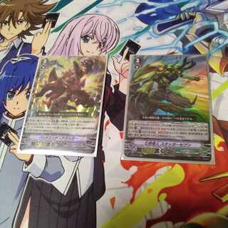 なんとなく開けたパックから出たカードたち