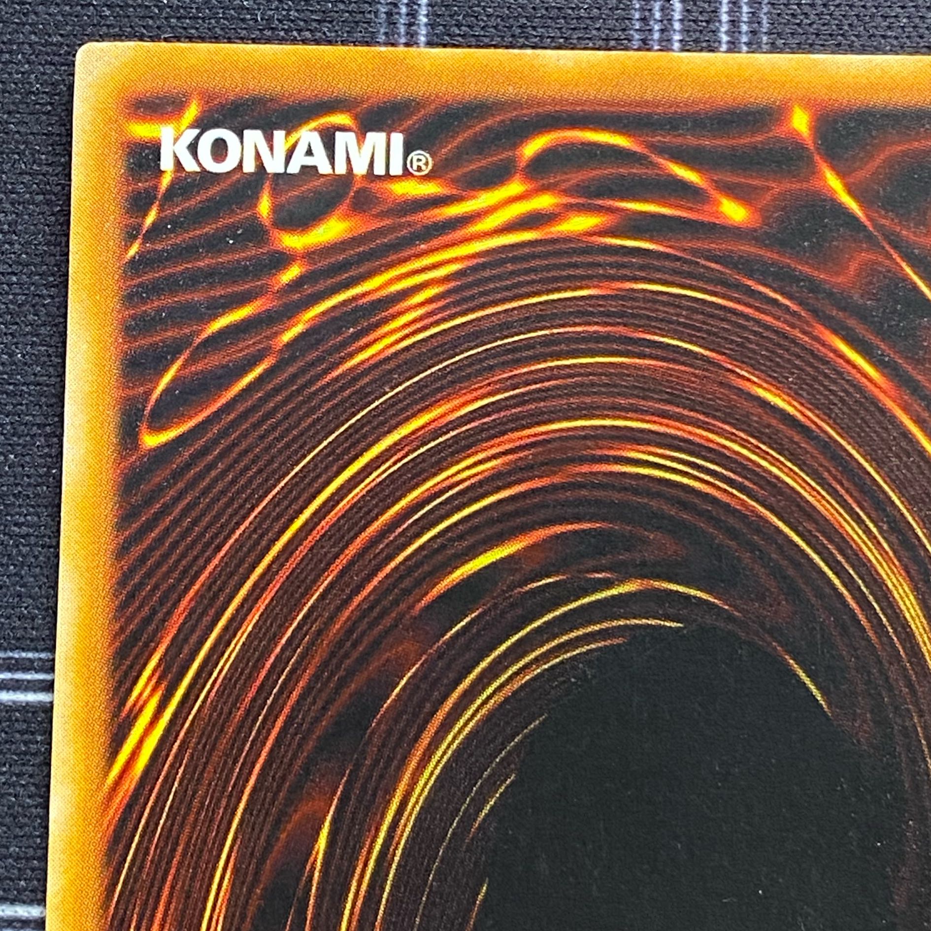 〔イタミ有〕真紅眼の黒竜 ウルトラレアパラレル PG-09【37-1120-14M5】