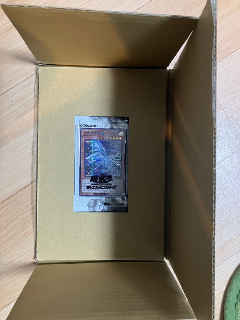 New/Unopened] Blue-Eyes Alternative White Dragon Snubbull Secret
