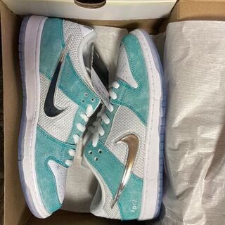 APRIL SKATEBOARDS x Nike SB Dunk Low Pro QS 