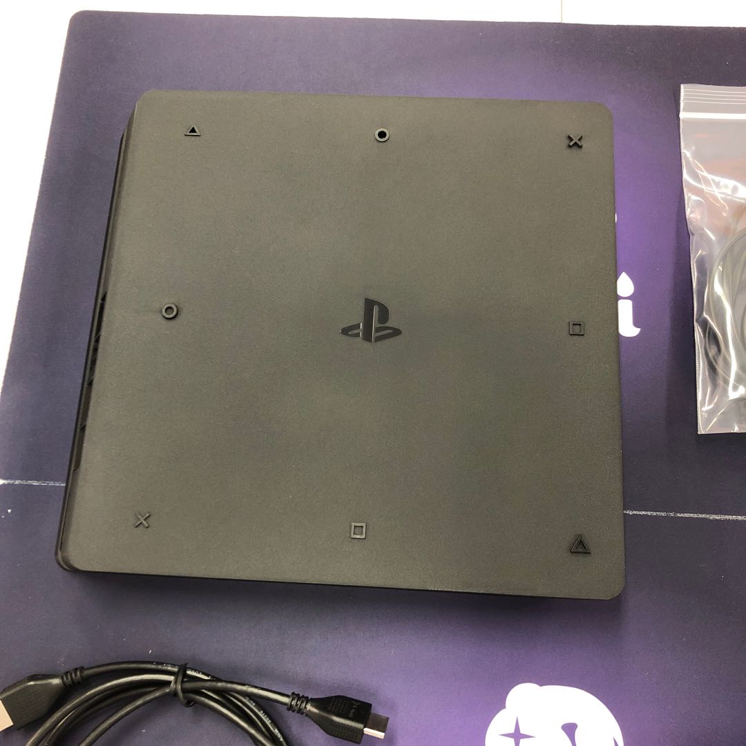 PlayStation4 HDD 500GB ジェット・ブラック 新型 052