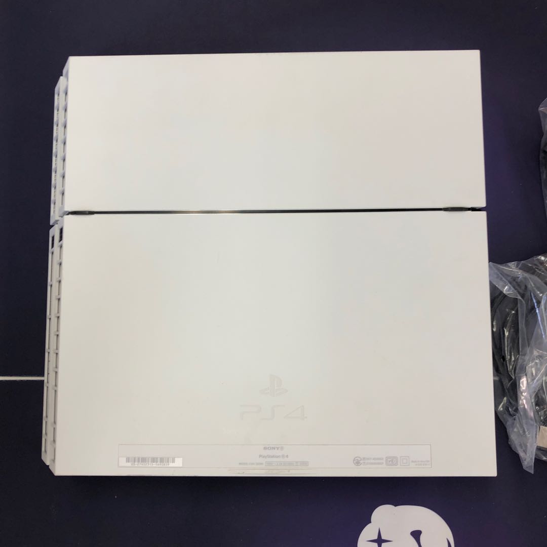 PlayStation4 HDD 500GB グレイシャー・ホワイト 132