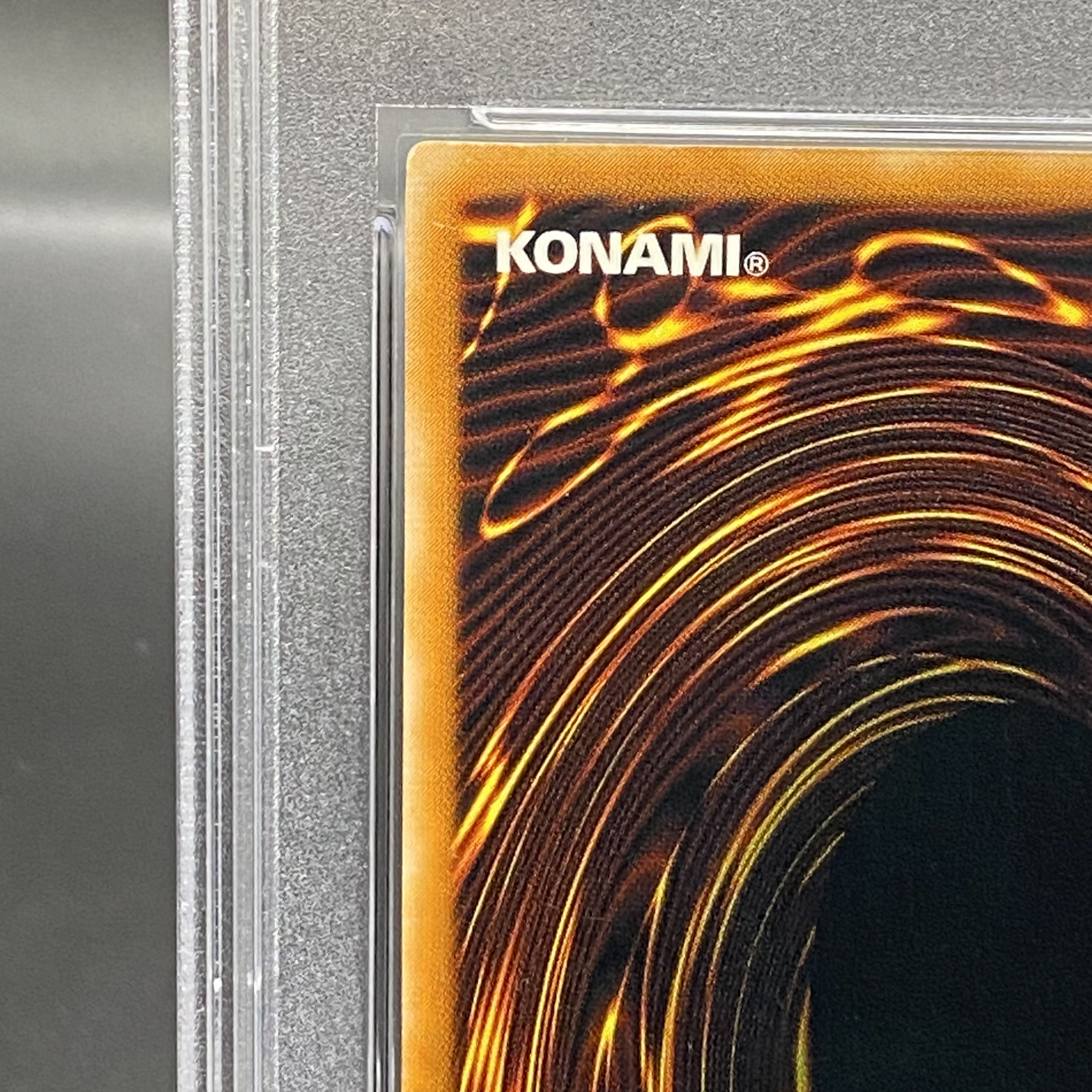 【PSA7】ブラック・マジシャン　レリーフ　アルティメットレア　遊戯王 PSA7】ブラック・マジシャンレリーフアルティメットレア遊戯王