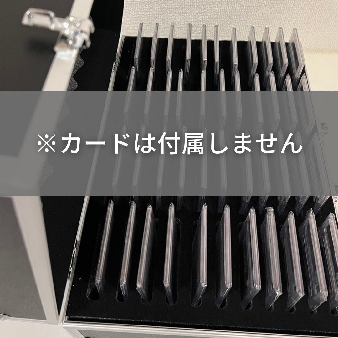 New, unused] psa attaché case for cards, holds 44 cards, large capacity, protective case for Pokémon cards and Pokémon cards.
