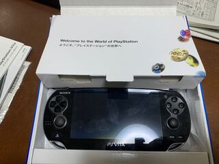 PS VITA 動作確認済み　メモリーカード付き