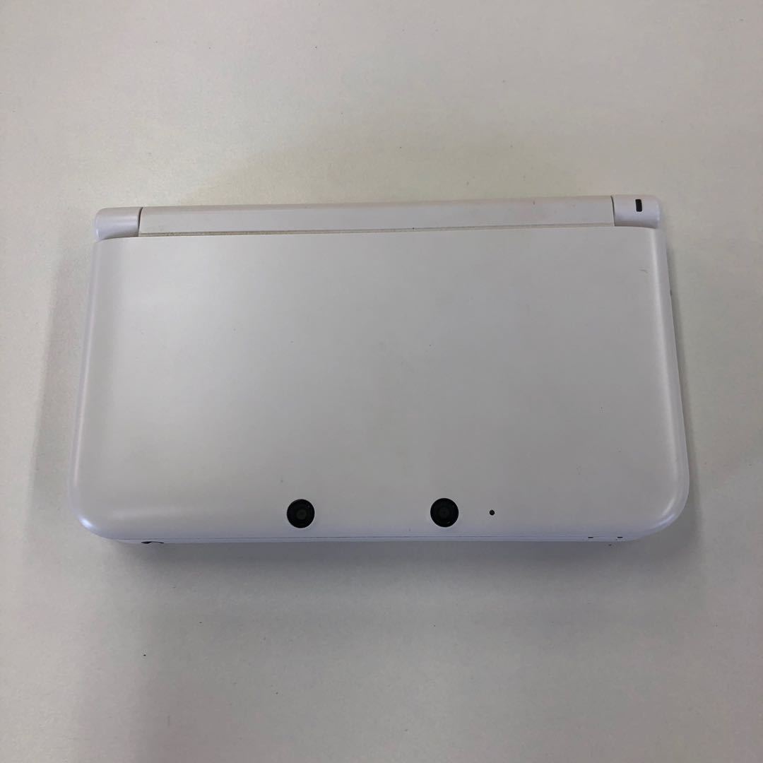 Nintendo 3DS LL ホワイト 105