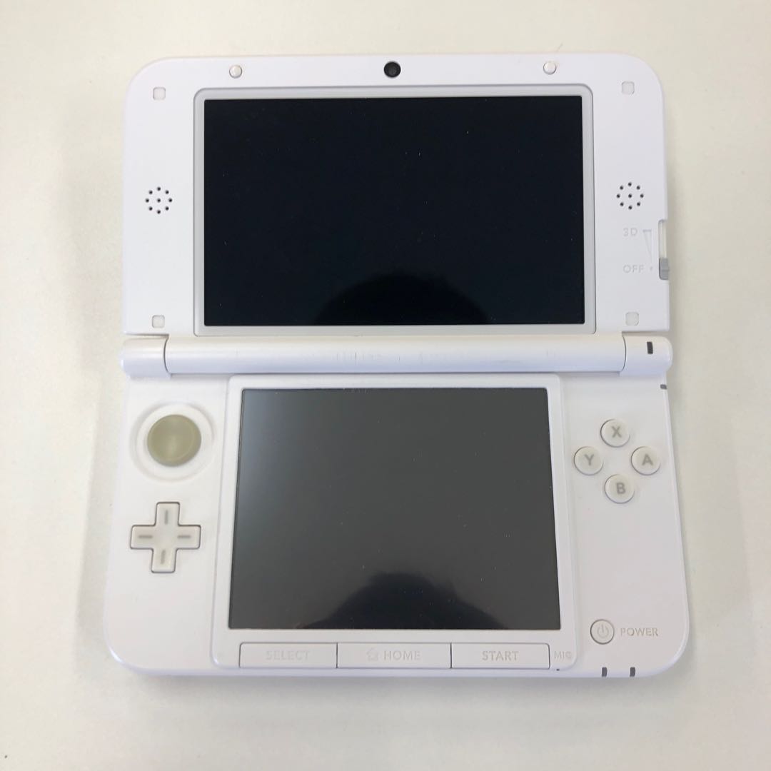 Nintendo 3DS LL ホワイト 105