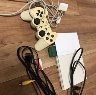 プレステ2 薄型　白　メモカ2個　コントローラー1個　ソフト1個