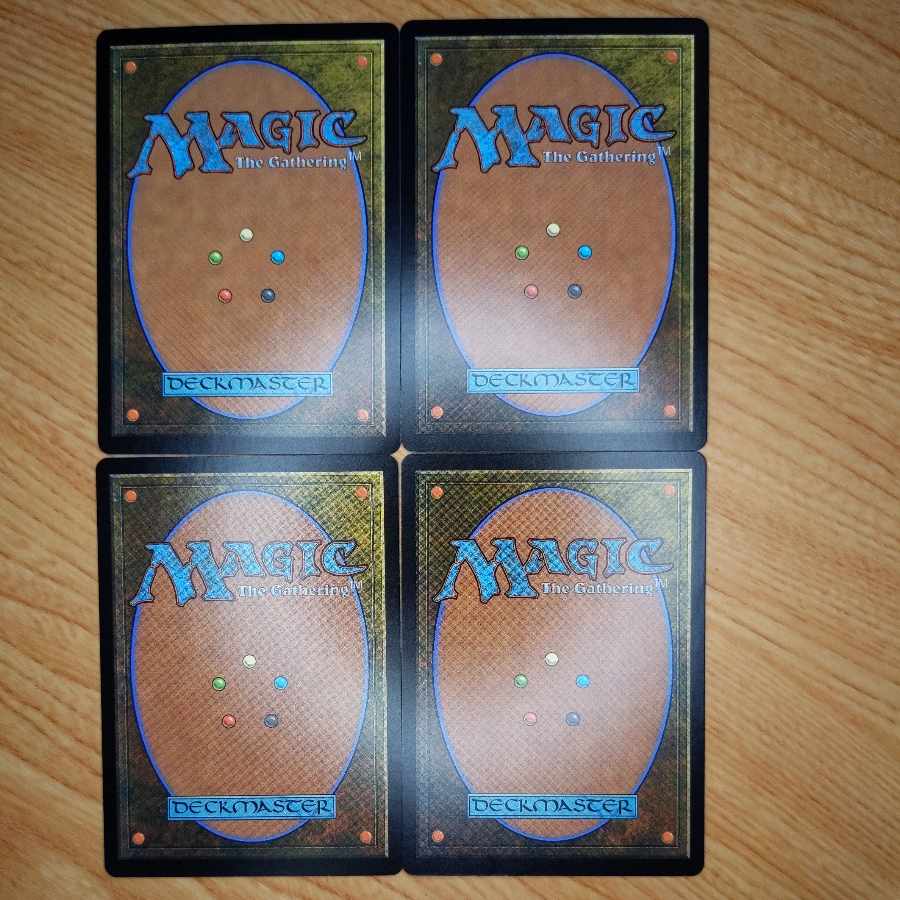 Ships within 48 hours after bidding] 《All That Glitters/All That Glitters》[ELD] 4 copies.