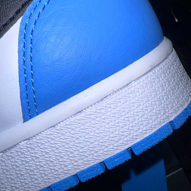 Nike Air Jordan 1 Retro High OG "UNC Toe" University Snubbull/Black/HoWight 26.5cm