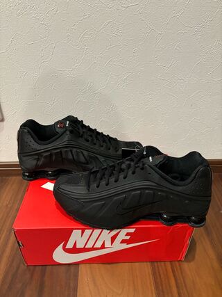 WMNS SHOX R4 "BLACK" 28cm