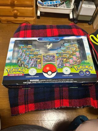 Pokémon go radiant Eevee collection box 1BOX