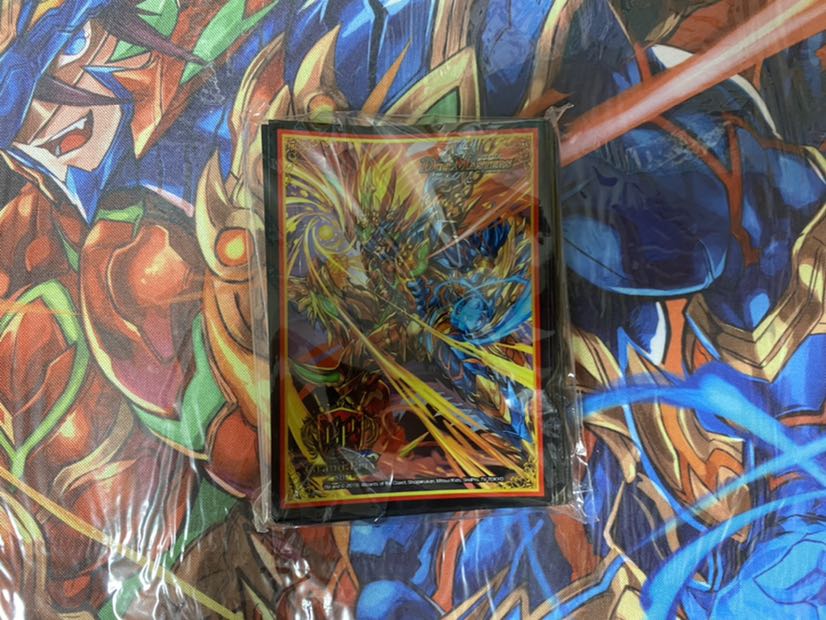 GPプレイマット&スリーブ 超戦龍覇 モルトNEXT