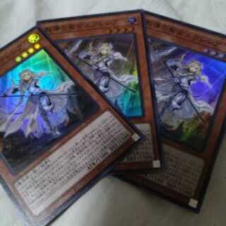 教導の聖女エクレシア SR　3枚