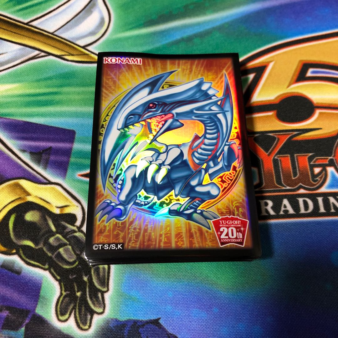 40 Blue-Eyes White Dragon Sleeves