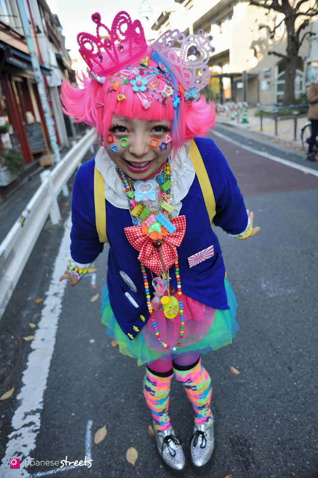 デコラは髪色で遊ぶ ?『カラフルヘアー』を手に入れる手引書はこれで