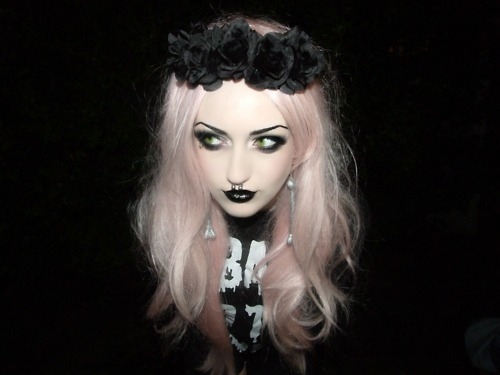 流行のパステルゴスを目指すなら ダークなゴシックファッションを可愛いヘアカラ カリスマトーク 女の子のカワイイを発信するメディア