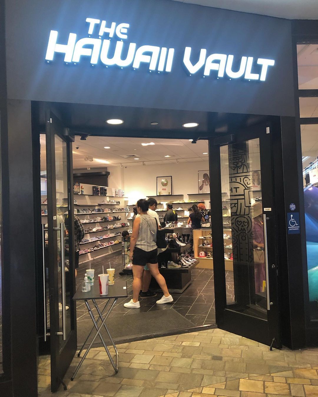 HawaiiVault アラモアナSC ショップ紹介ー＃453 | Shoes box
