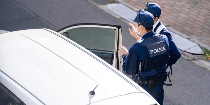 無免許運転で逮捕されたときの罰則｜逮捕されるケースと逮捕後の流れ