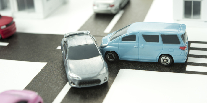 当て逃げで警察はどこまで調べる?加害者が見つかる確率や法的責任を解説