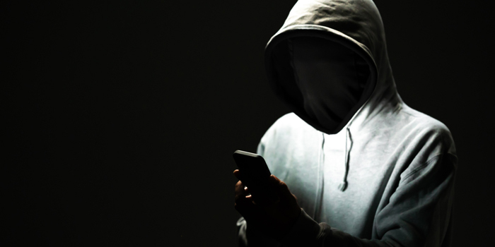 盗撮はどこから犯罪になる？該当する行為の具体例や判断基準などを解説