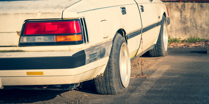 当て逃げをしてしまったら？加害者が負う法的責任や気づいたときの対処方法を解説