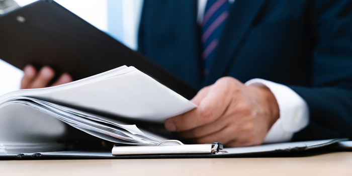 業務上横領は少額でも成立する？問われる責任と今すぐ取るべき対処法を解説