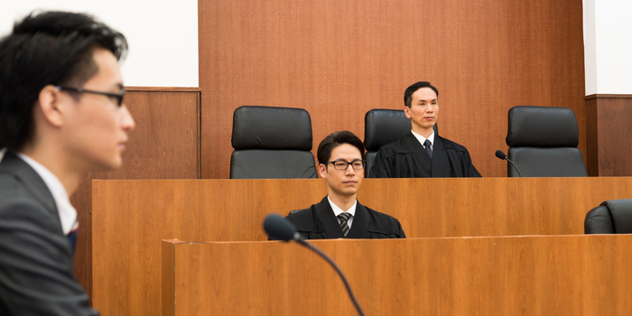 性犯罪は親告罪？起訴率や逮捕・起訴を回避するための対処法も徹底解説