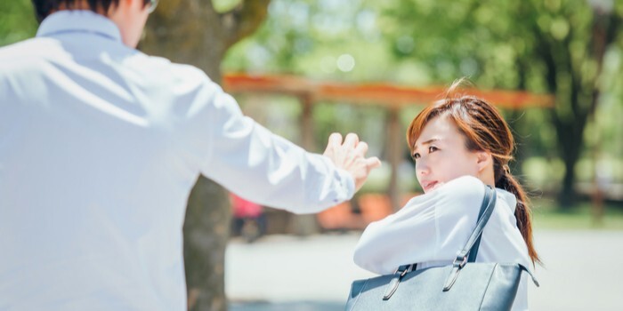 公然わいせつ罪とは？該当するケース・刑罰・正しい対処法まで解説