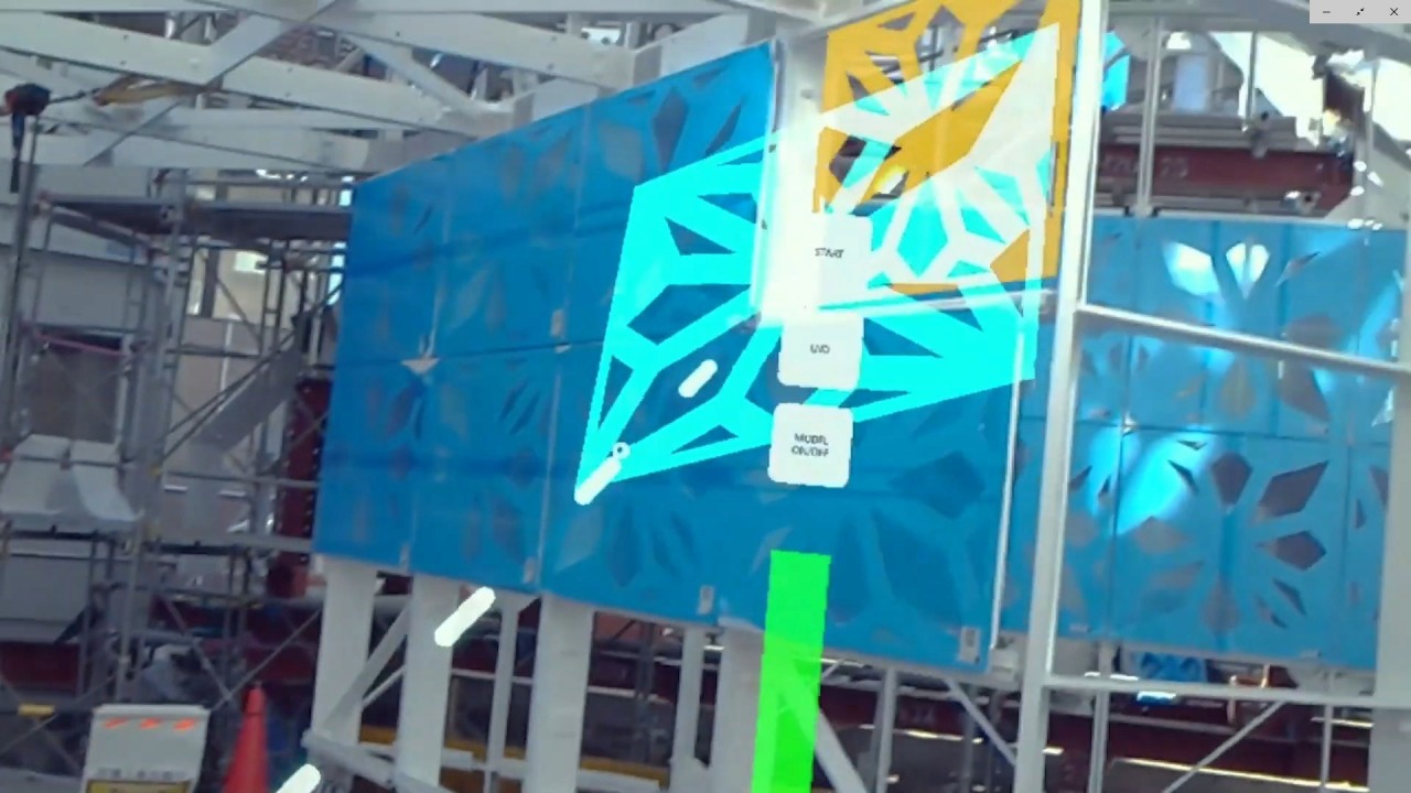 HoloLensをかけてみるとそのパネルを建物のどこに取り付ければいいのかが一目りょう然だ