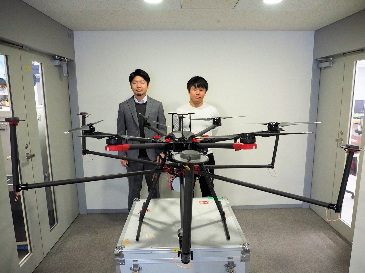 テラドローンが発売した700万円台のレーザードローン