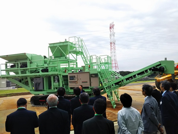 回転式破砕混合工法(ツイスター工法)のマシン