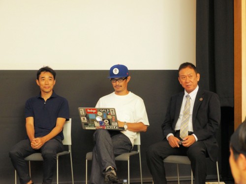 トークセッションに登壇したスピーカー。左からgluonの金田充弘 東京芸大准教授、同・豊田啓介氏、KUMONOSの中庭和秀代表取締役