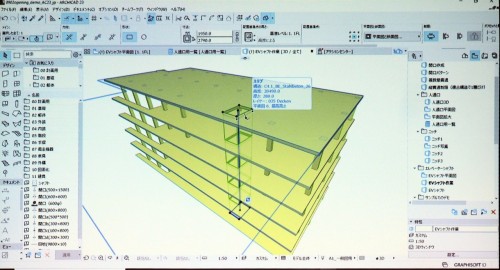 複数階のフロアをまとめてエレベーター用の開口部を作った例