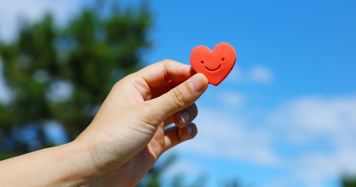 子育てでは ほめないこと が大切なわけ アドラー流 子どもを ほめずに勇気づける 方法