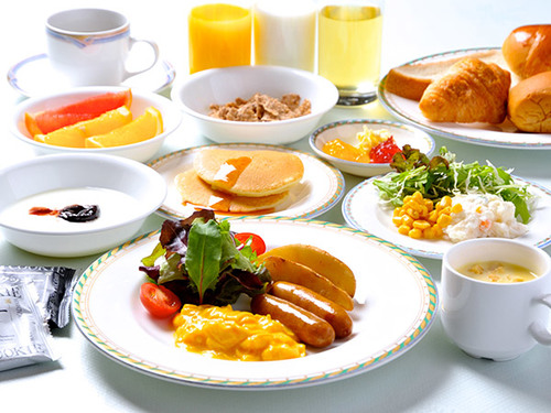 【平日限定☆25時間ステイ】猪苗代高原の季節をのんびり楽しむ 夕朝食ビュッフェプラン