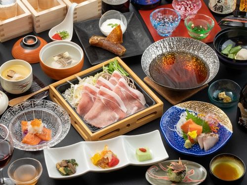 【オールインクルーシブ】夕・朝食時ドリンク飲み放題！「スタンダード創作会席」＜半個室食事処＞