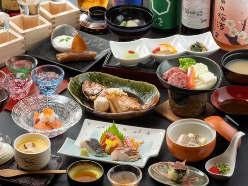 【オールインクルーシブ】夕・朝食時ドリンク飲み放題！「四季創作会席」＜半個室食事処＞