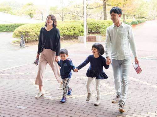 ハウステンボス駅から徒歩５分とお子様連れにも好立地。