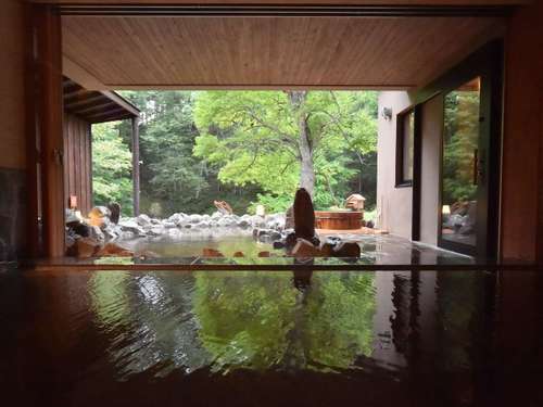阿寒川の四季を眺めながらゆっくりと湯浴みをお愉しみ下さい