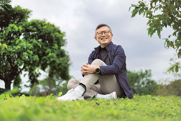 常保好奇心的沈方正，過去旅行時，習慣按表操課，如今已能隨遇而安。他認為，不經意的驚喜， 才能創造與眾不同的經驗。